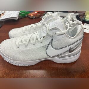Nike Zoom LeBron NXXT Mens’s Size 15 Gen Triple White Dr8784-101 Shoes
